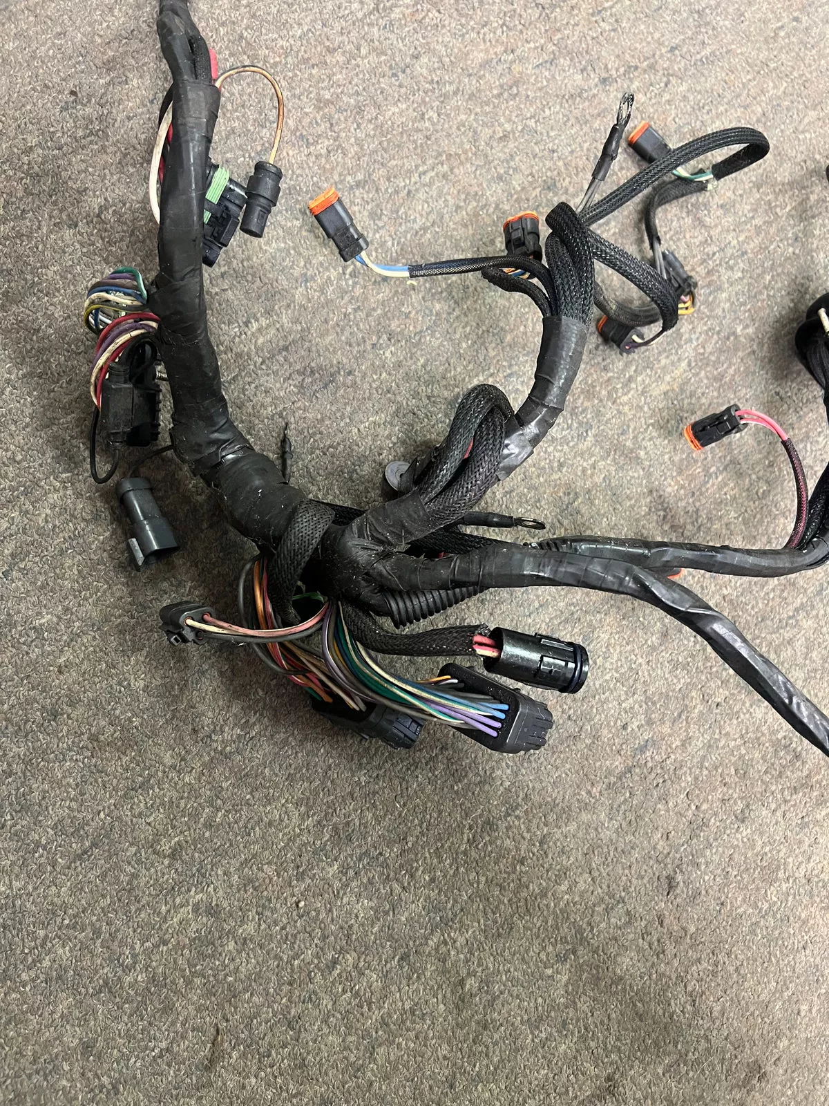 Evinrude 135hp Ficht 2 stroke outboard engine wiring harness 586717